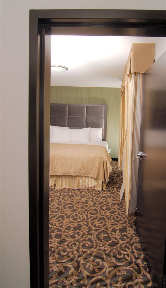 Paradise Inn And Suites Redwater Екстер'єр фото